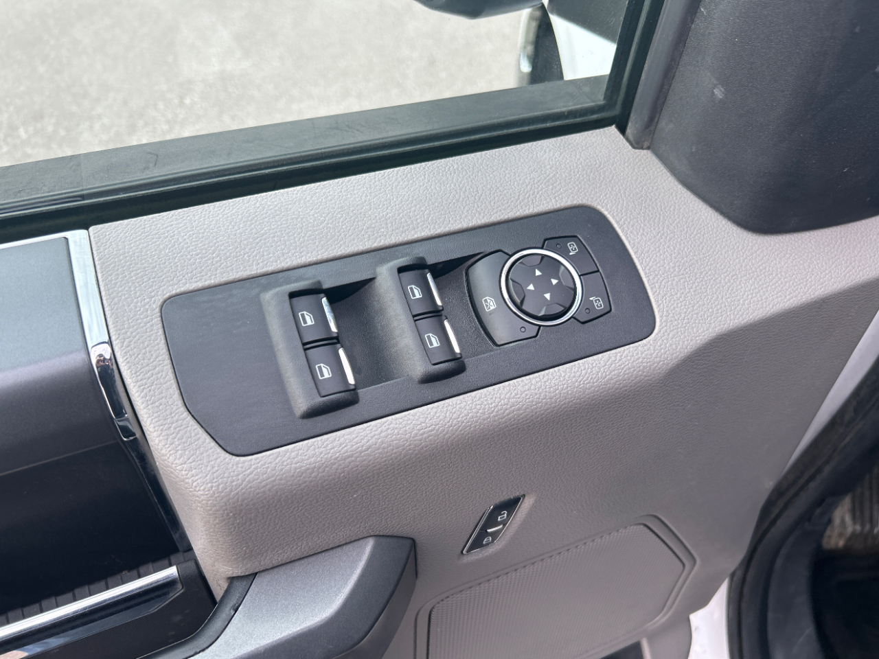 Ford F-150 2WD SuperCab 145" Lariat 2016