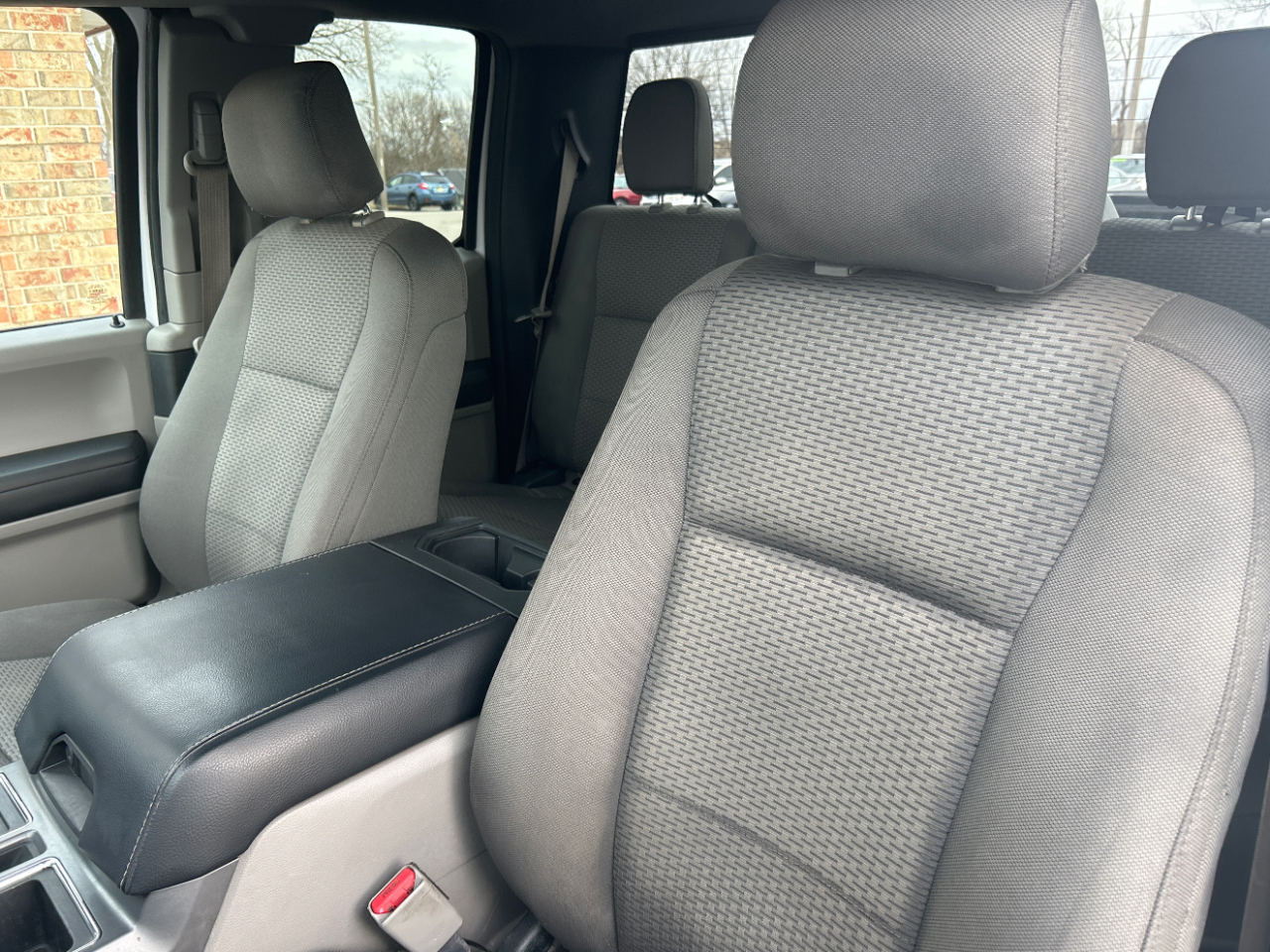 Ford F-150 2WD SuperCab 145" Lariat 2016