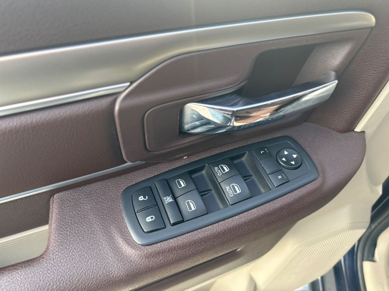 RAM 1500 4WD Quad Cab 140.5" Big Horn 2016