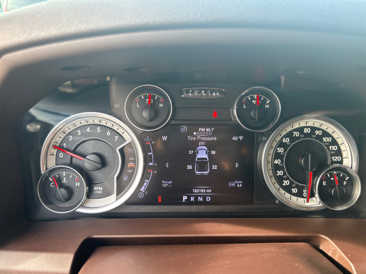 RAM 1500 4WD Quad Cab 140.5" Big Horn 2016