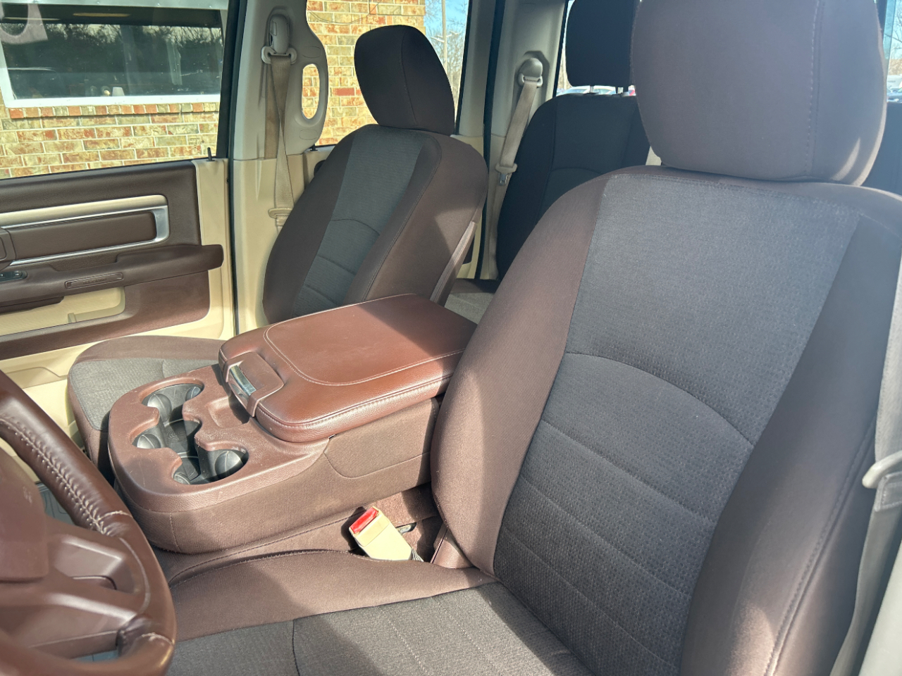 RAM 1500 4WD Quad Cab 140.5" Big Horn 2016