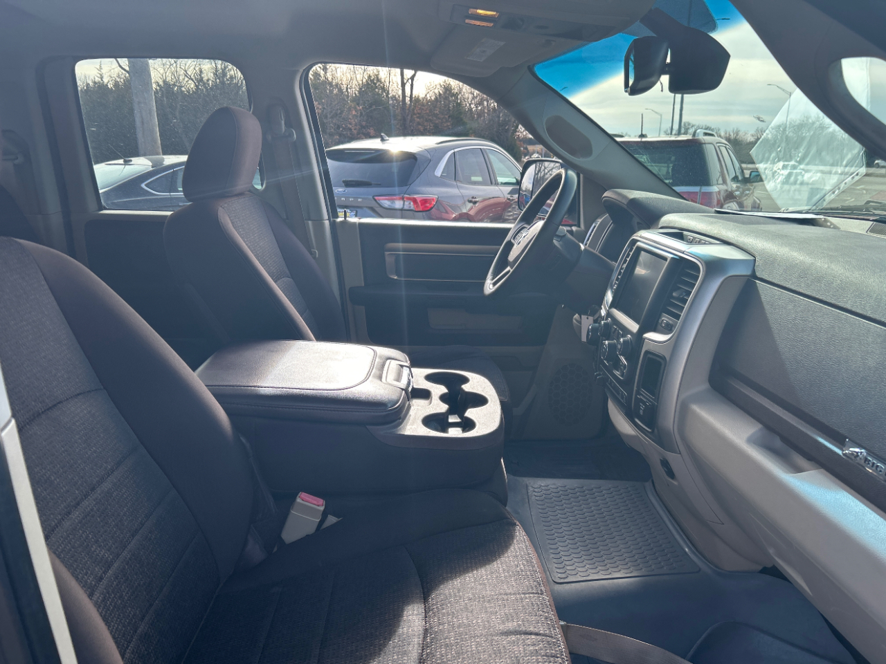 RAM 1500 4WD Quad Cab 140.5" Big Horn 2016