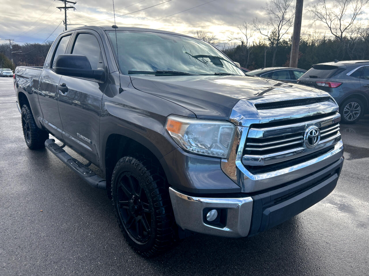 Toyota Tundra 2WD Truck Double Cab 4.6L V8 6-Spd AT SR5 (Natl) 2016