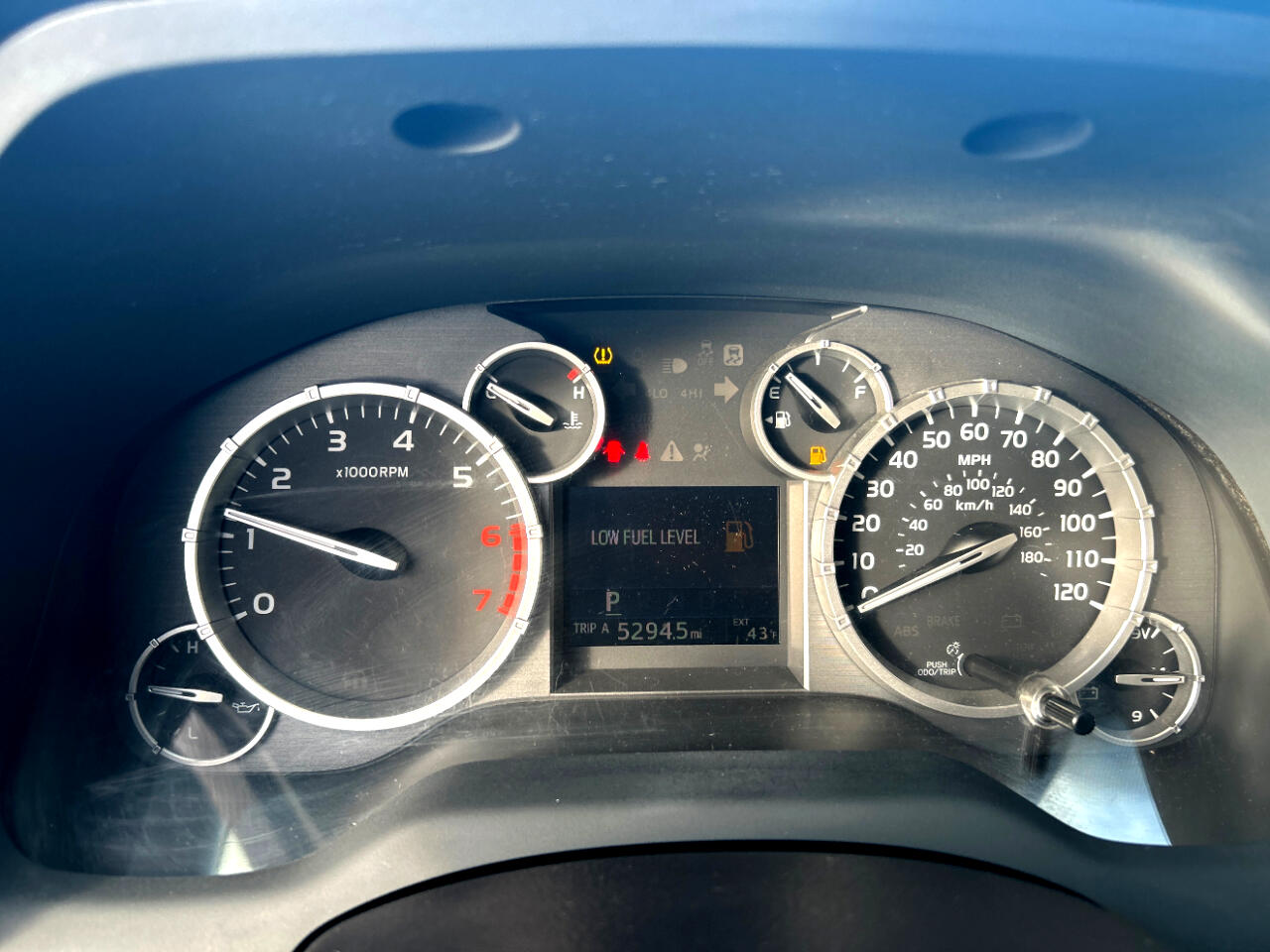 Toyota Tundra 2WD Truck Double Cab 4.6L V8 6-Spd AT SR5 (Natl) 2016