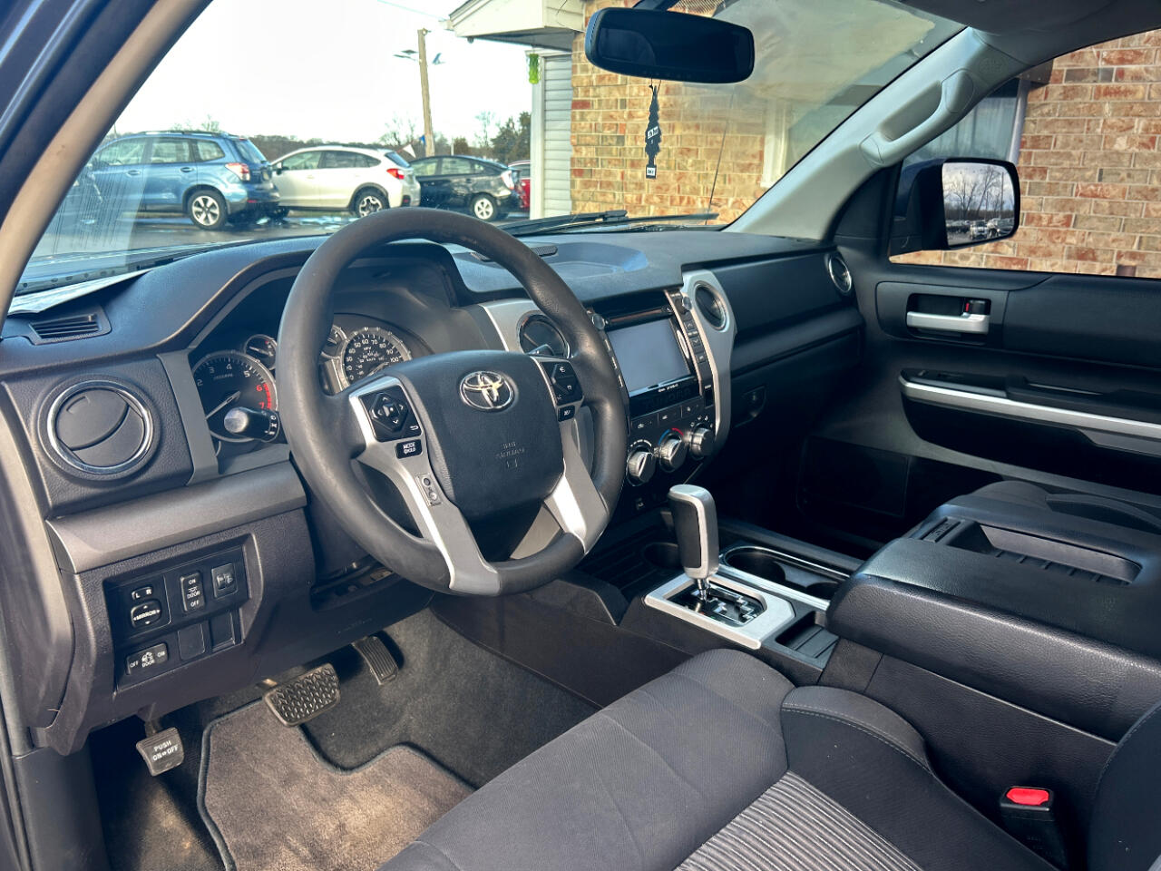 Toyota Tundra 2WD Truck Double Cab 4.6L V8 6-Spd AT SR5 (Natl) 2016