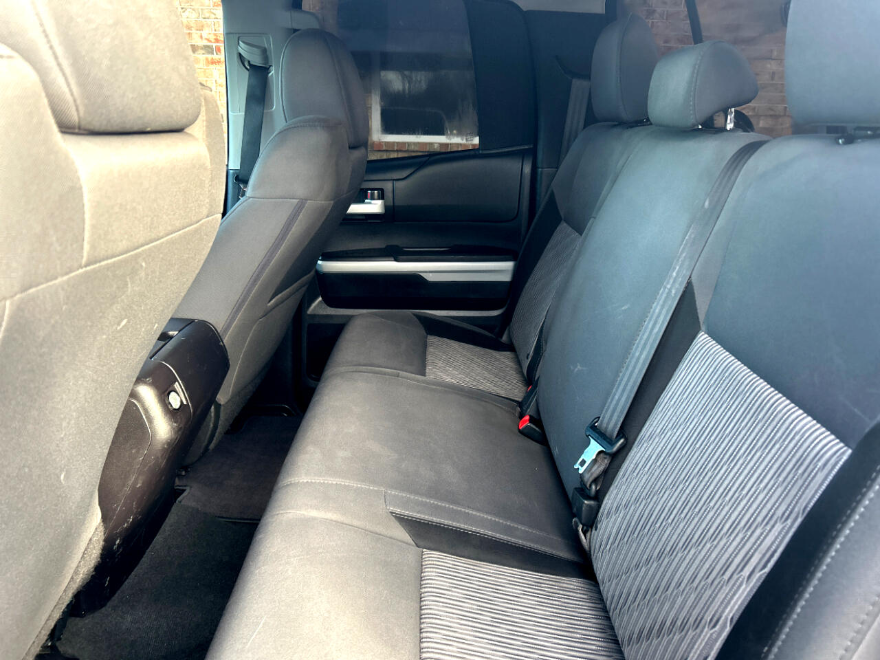 Toyota Tundra 2WD Truck Double Cab 4.6L V8 6-Spd AT SR5 (Natl) 2016