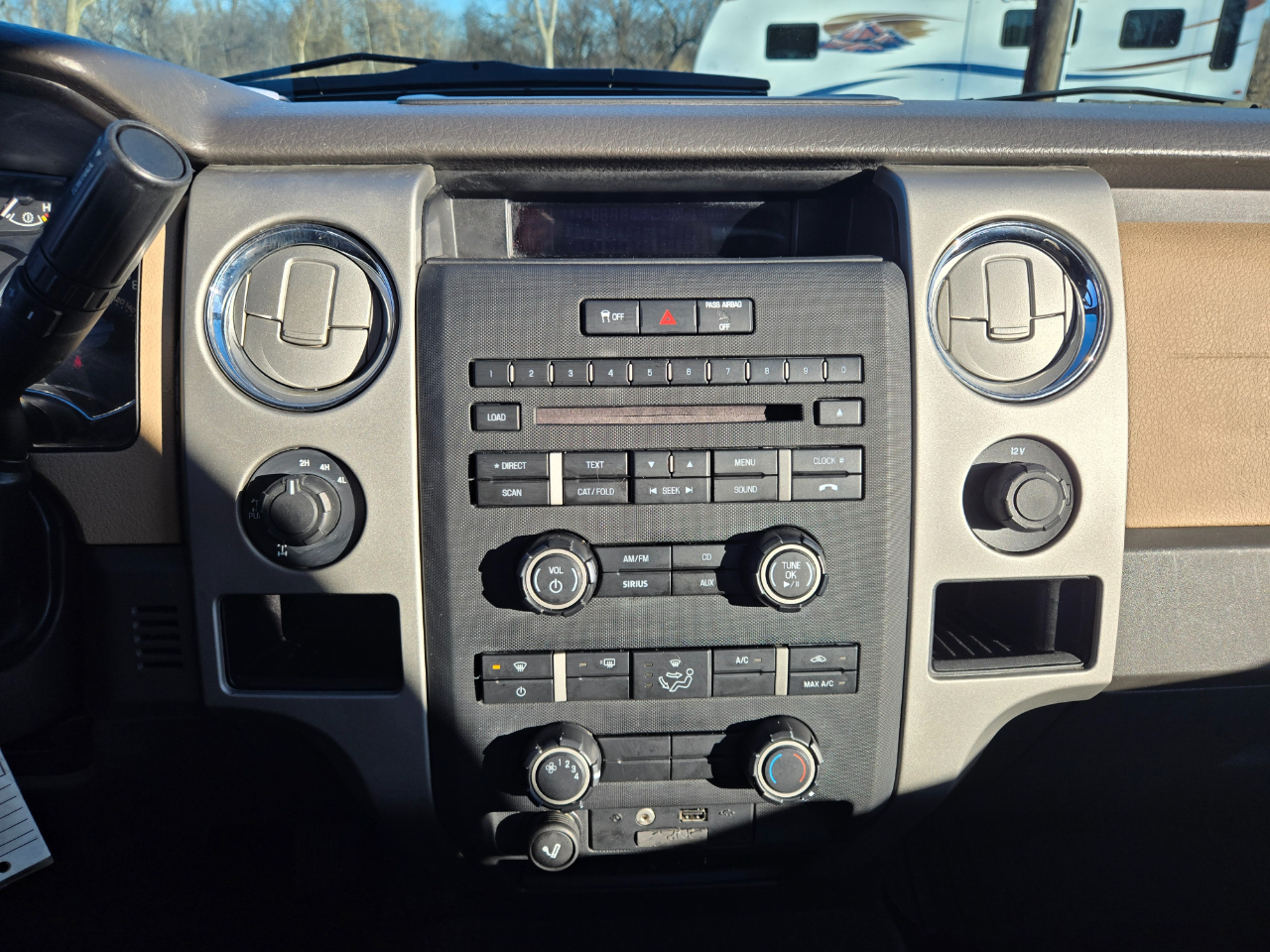 Ford F-150 4WD SuperCrew 145" Platinum 2012