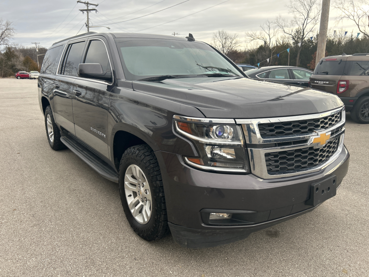 Chevrolet Suburban 4WD 4dr 1500 LT 2016