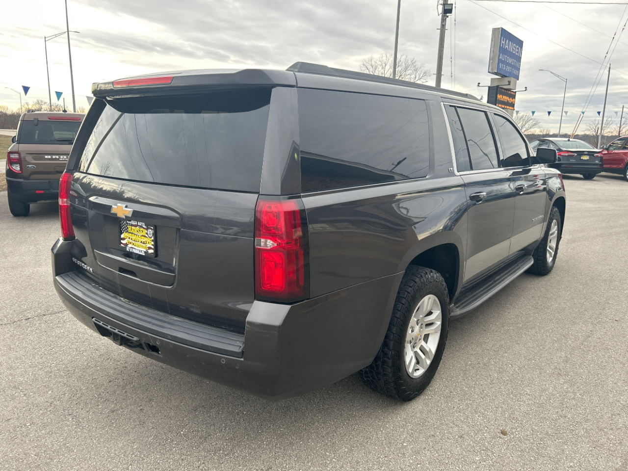 Chevrolet Suburban 4WD 4dr 1500 LT 2016