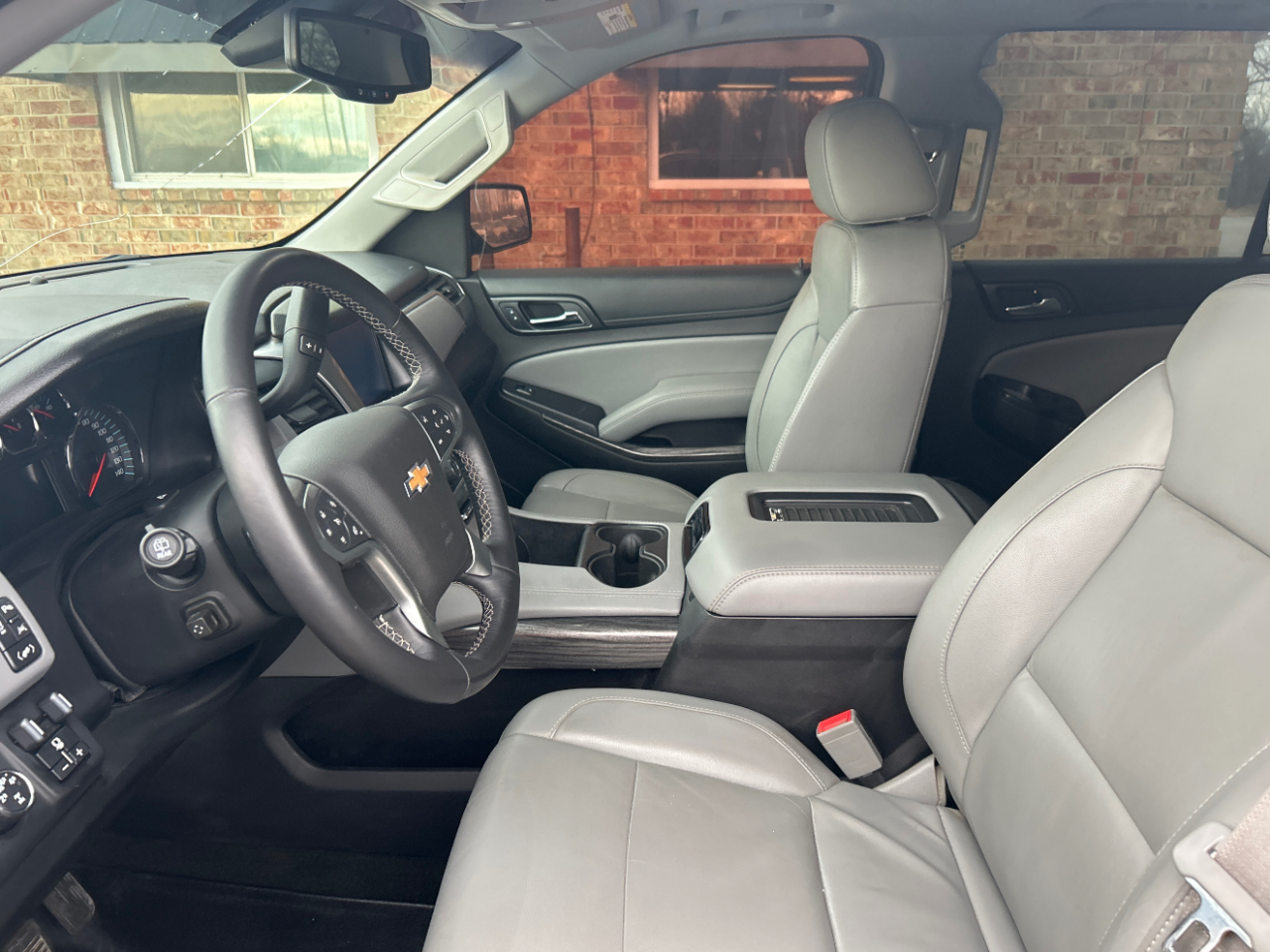 Chevrolet Suburban 4WD 4dr 1500 LT 2016