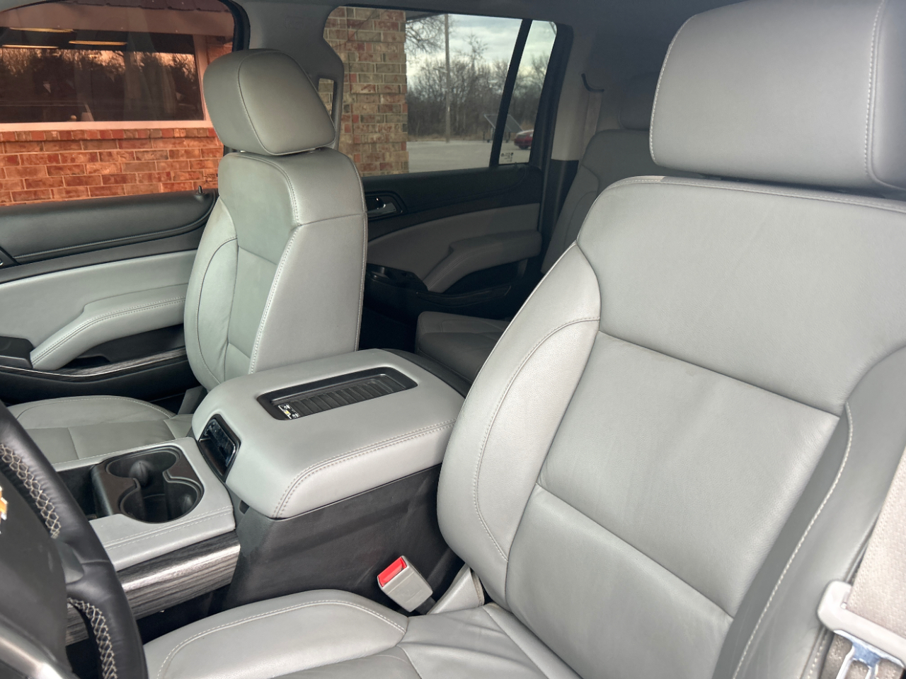 Chevrolet Suburban 4WD 4dr 1500 LT 2016