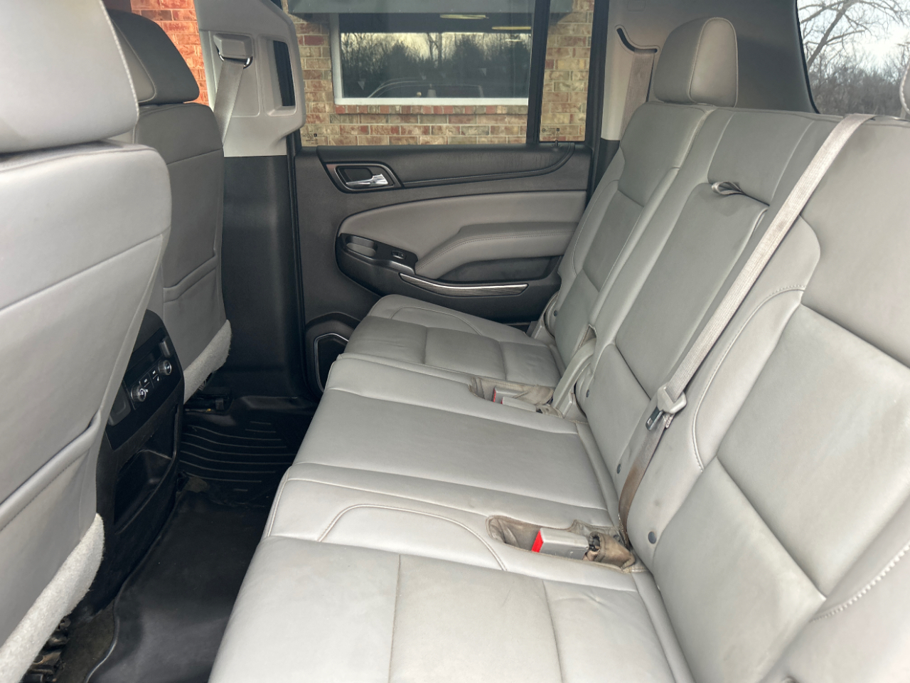 Chevrolet Suburban 4WD 4dr 1500 LT 2016