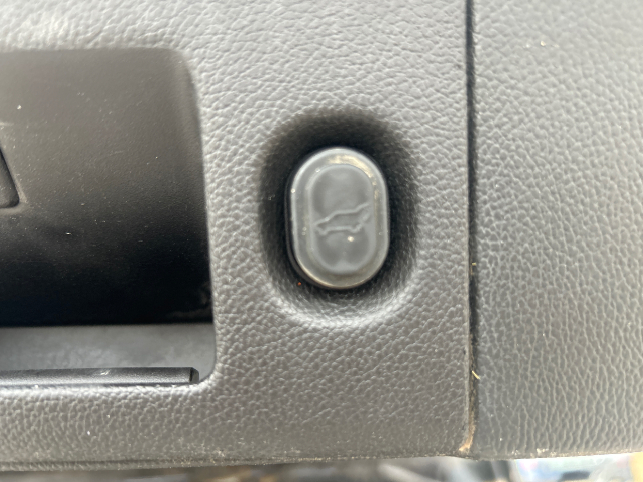 Chevrolet Suburban 4WD 4dr 1500 LT 2016