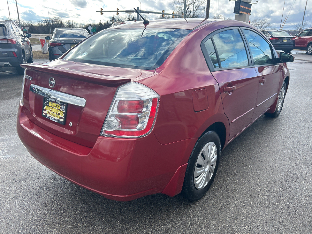 Nissan Sentra 4dr Sdn I4 CVT 2.0 2012