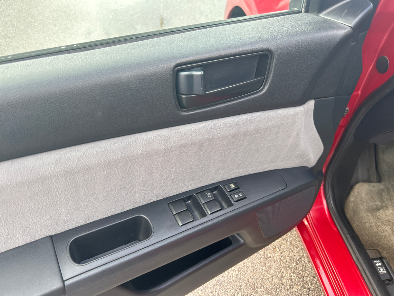 Nissan Sentra 4dr Sdn I4 CVT 2.0 2012