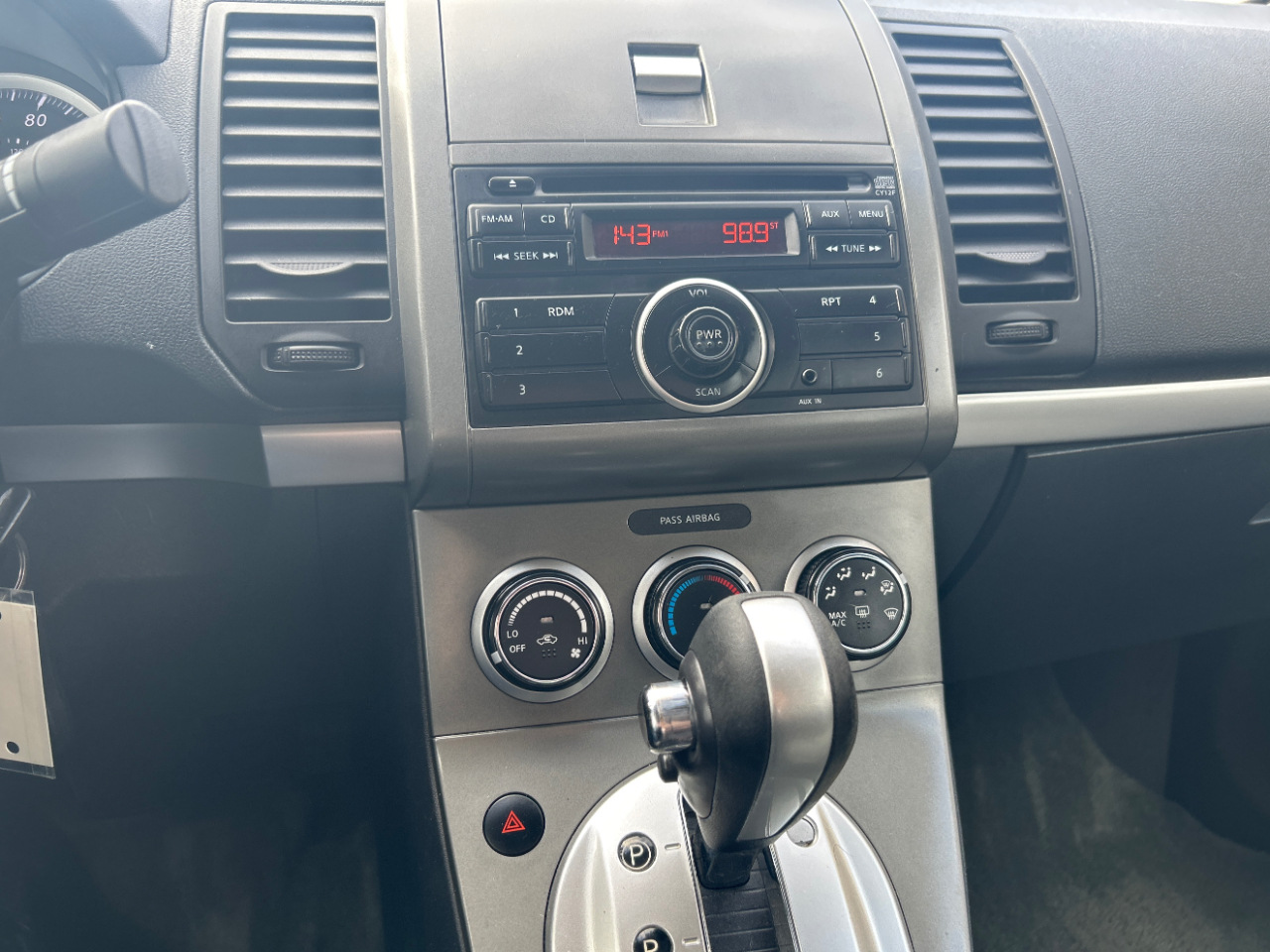 Nissan Sentra 4dr Sdn I4 CVT 2.0 2012