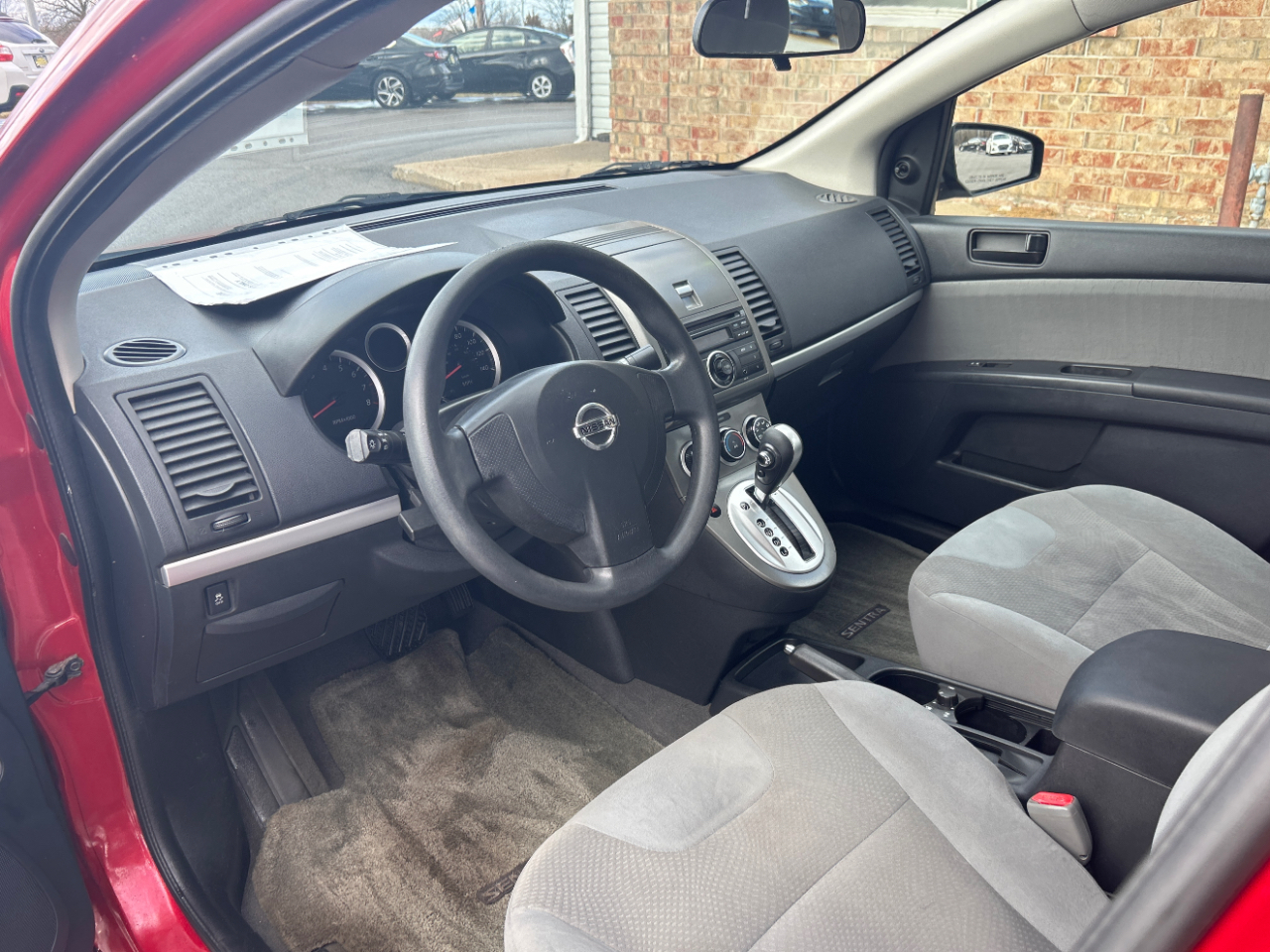 Nissan Sentra 4dr Sdn I4 CVT 2.0 2012