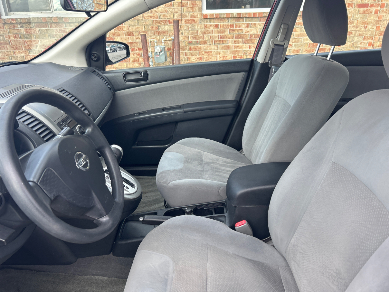 Nissan Sentra 4dr Sdn I4 CVT 2.0 2012