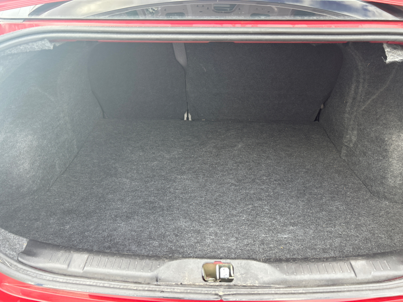 Nissan Sentra 4dr Sdn I4 CVT 2.0 2012