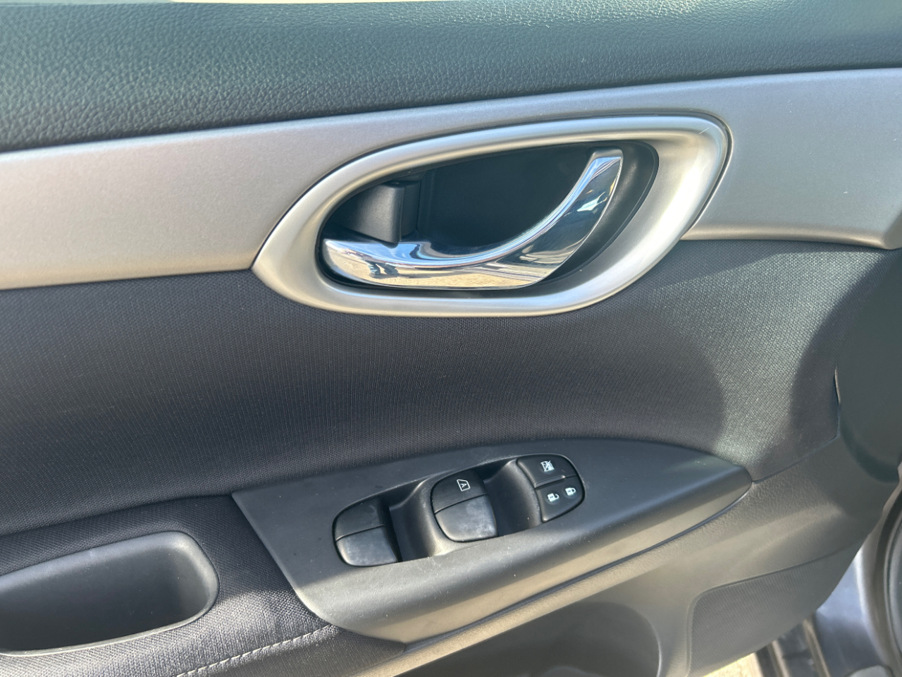 Nissan Sentra 4dr Sdn I4 CVT SV 2014