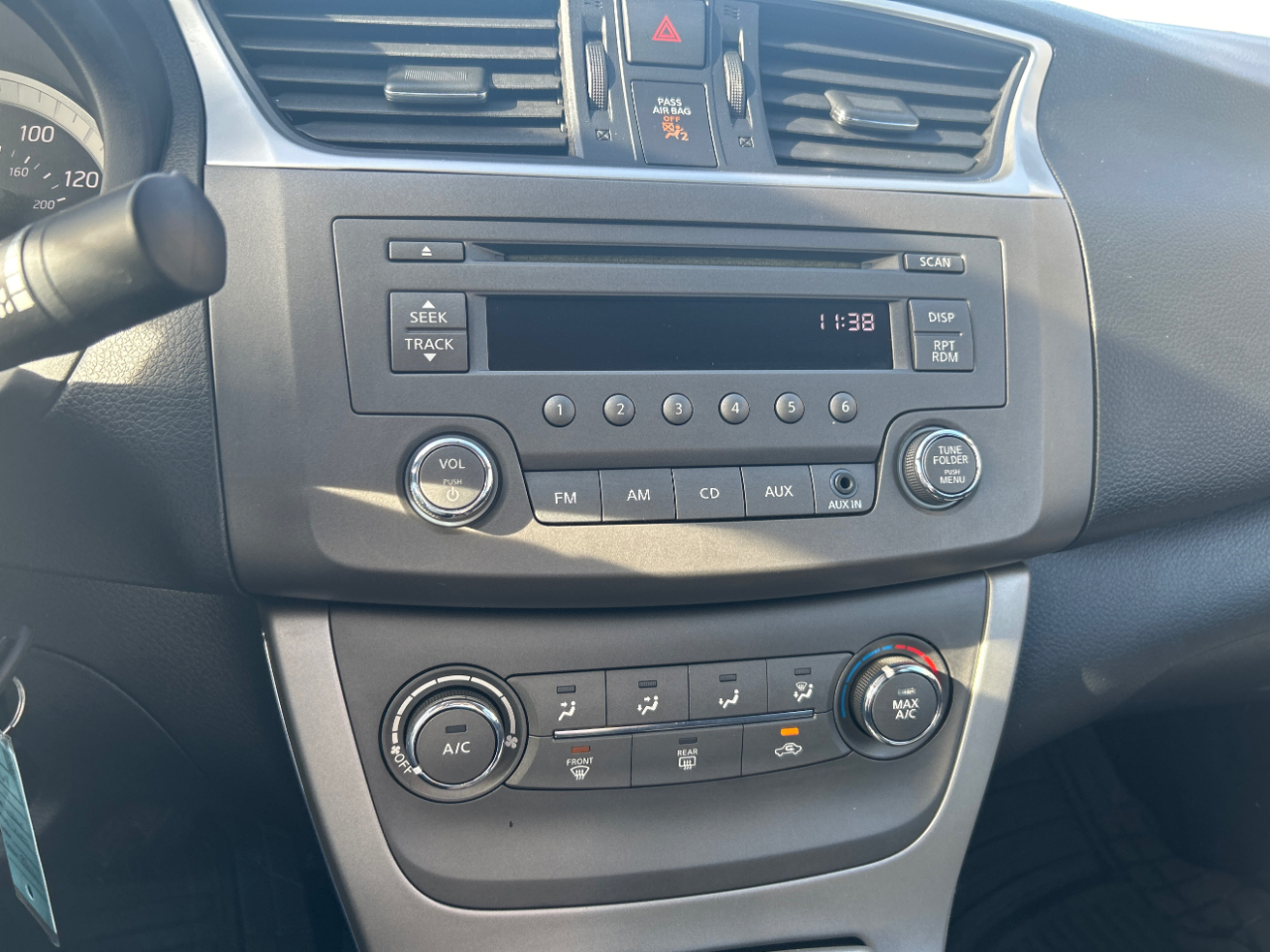 Nissan Sentra 4dr Sdn I4 CVT SV 2014