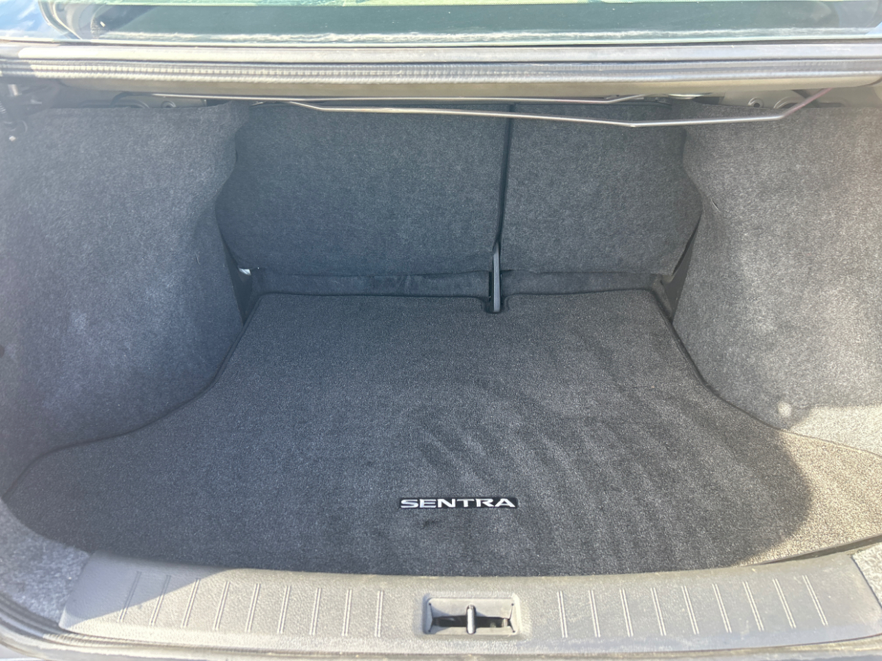 Nissan Sentra 4dr Sdn I4 CVT SV 2014