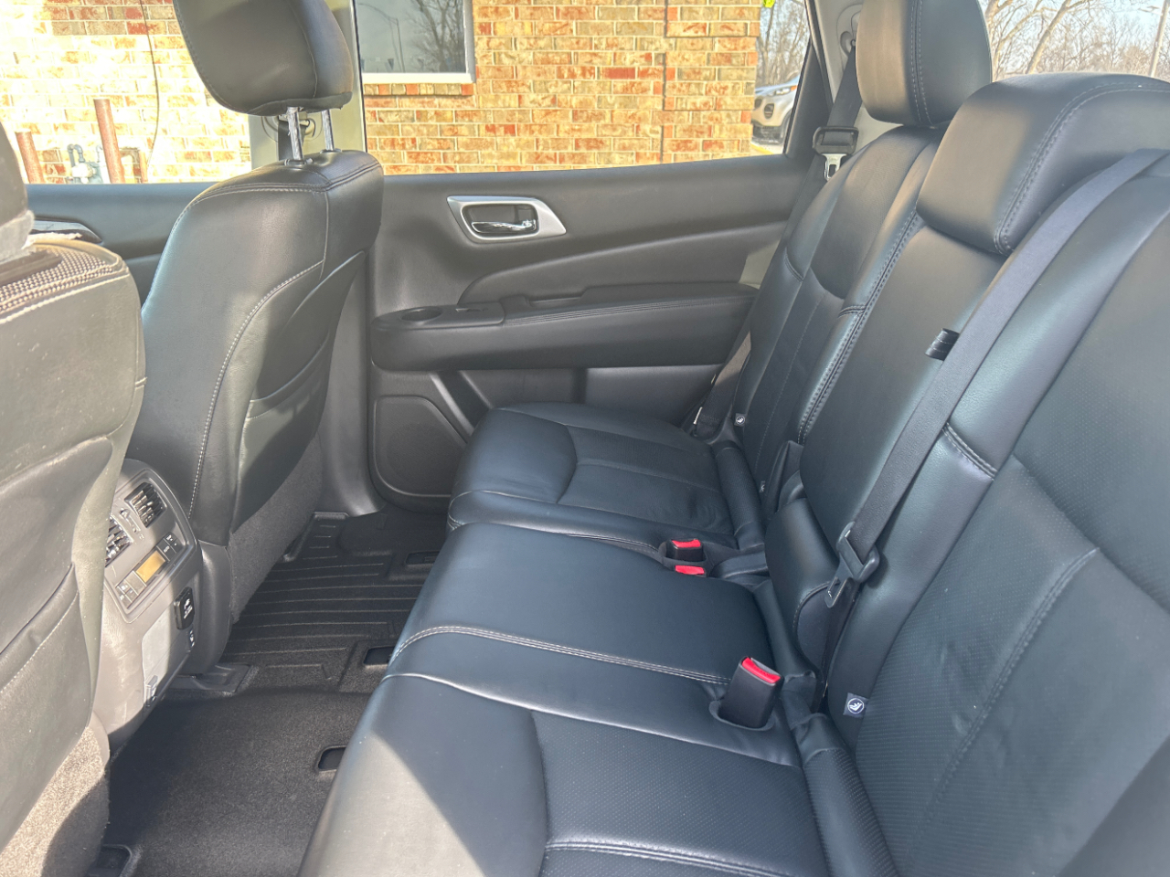 Nissan Pathfinder 4WD 4dr Platinum 2016