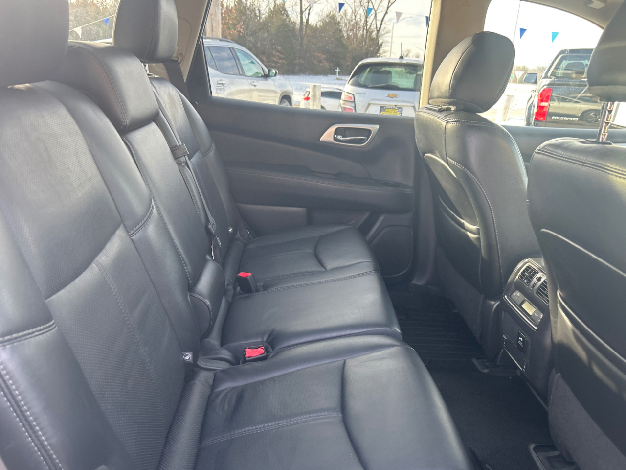 Nissan Pathfinder 4WD 4dr Platinum 2016