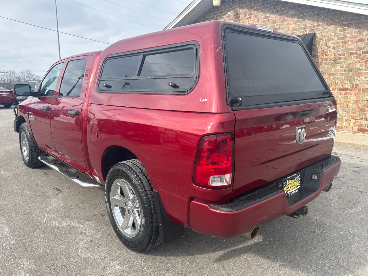 RAM 1500 4WD Crew Cab 140.5" Express 2013
