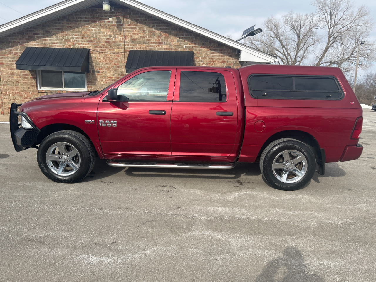 RAM 1500 4WD Crew Cab 140.5" Express 2013