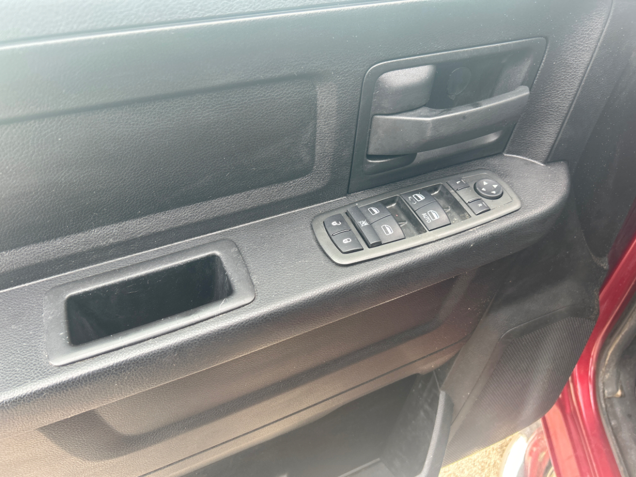 RAM 1500 4WD Crew Cab 140.5" Express 2013