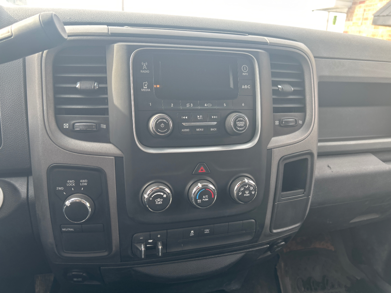 RAM 1500 4WD Crew Cab 140.5" Express 2013