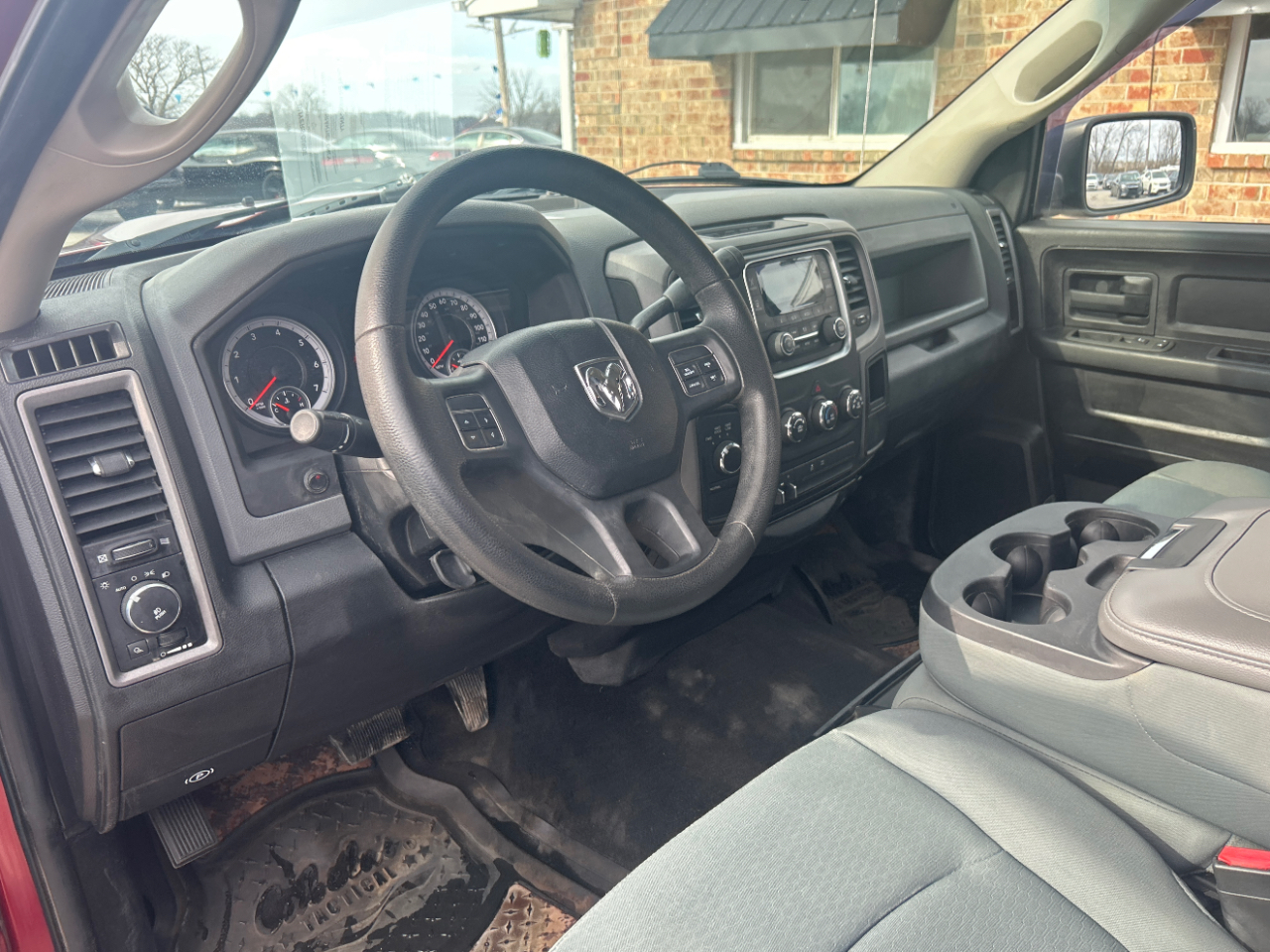 RAM 1500 4WD Crew Cab 140.5" Express 2013