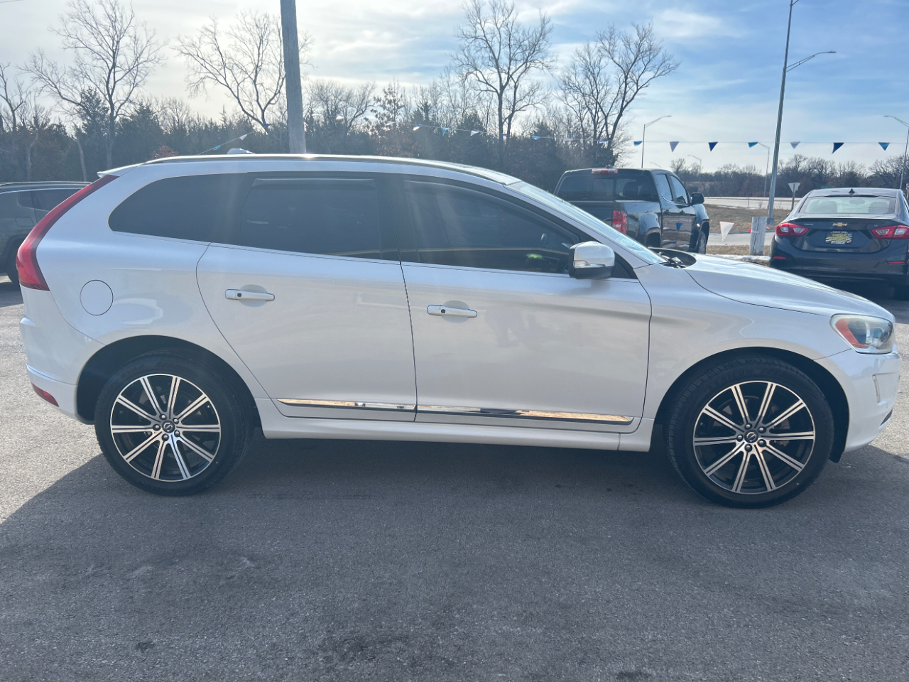 Volvo XC60 2015.5 AWD 4dr T6 2015