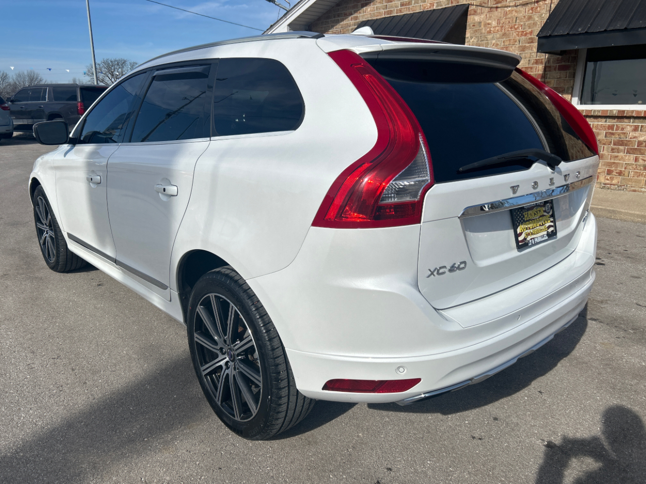 Volvo XC60 2015.5 AWD 4dr T6 2015