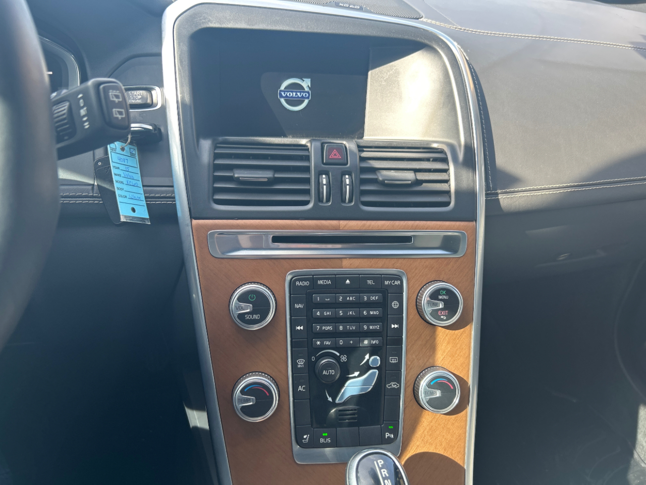 Volvo XC60 2015.5 AWD 4dr T6 2015