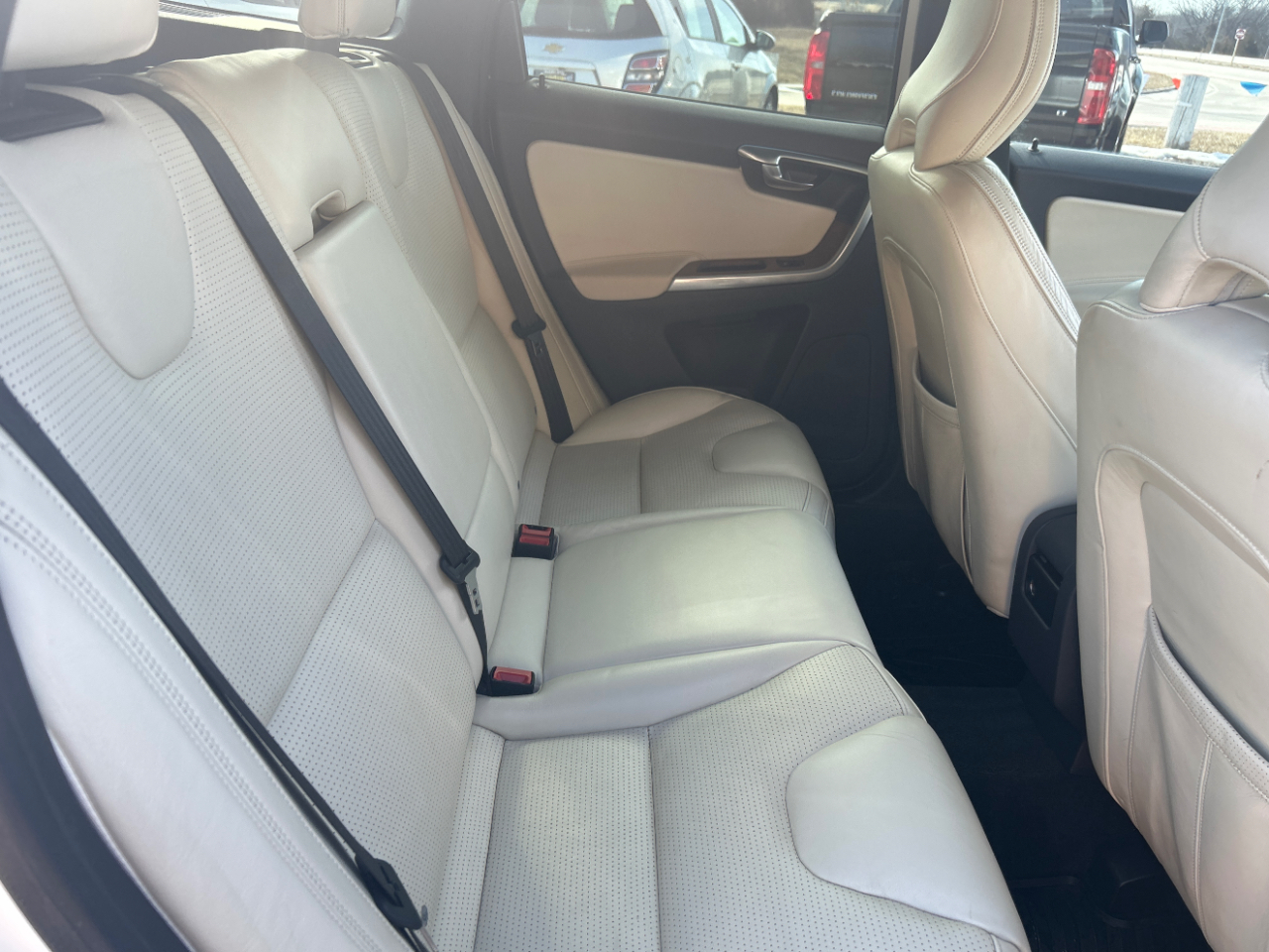 Volvo XC60 2015.5 AWD 4dr T6 2015