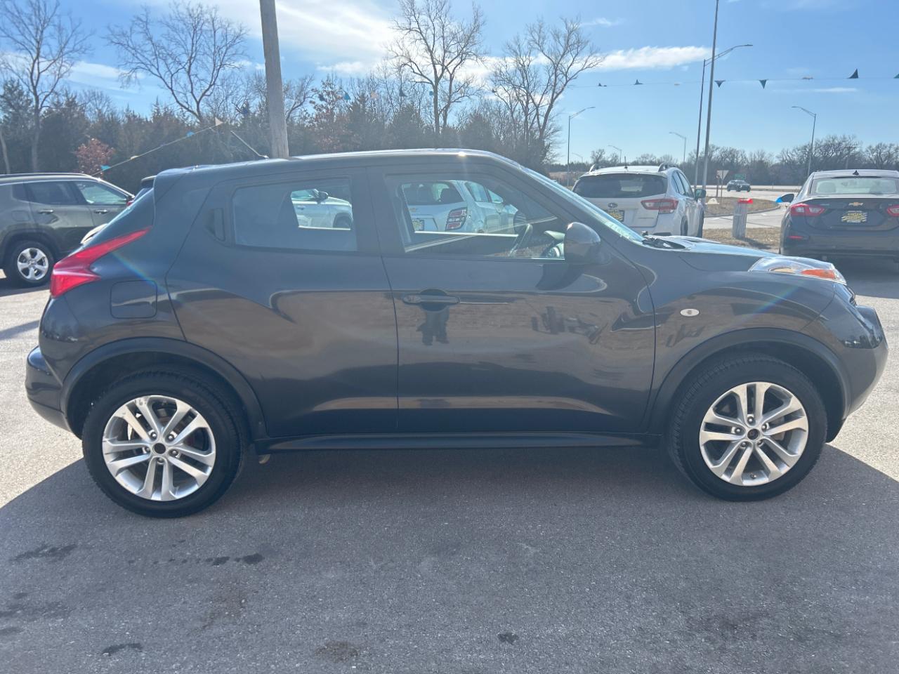 Nissan Juke 5dr Wgn CVT S FWD 2013