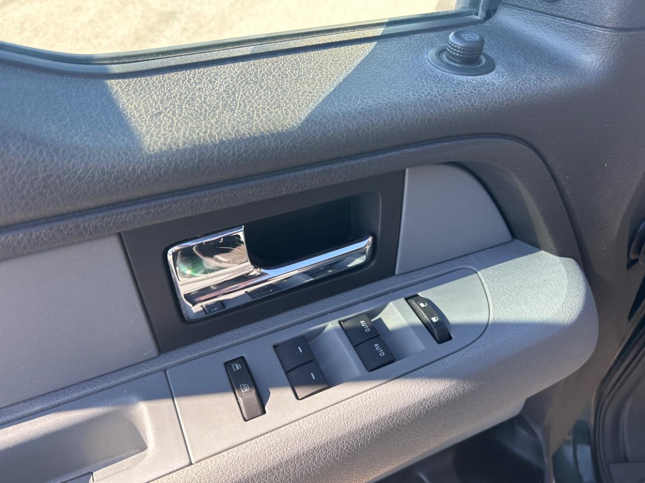 Ford F-150 4WD SuperCrew 145" Platinum 2012