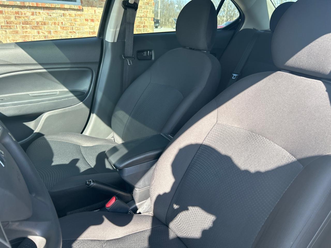 Mitsubishi Mirage G4 ES Manual 2020