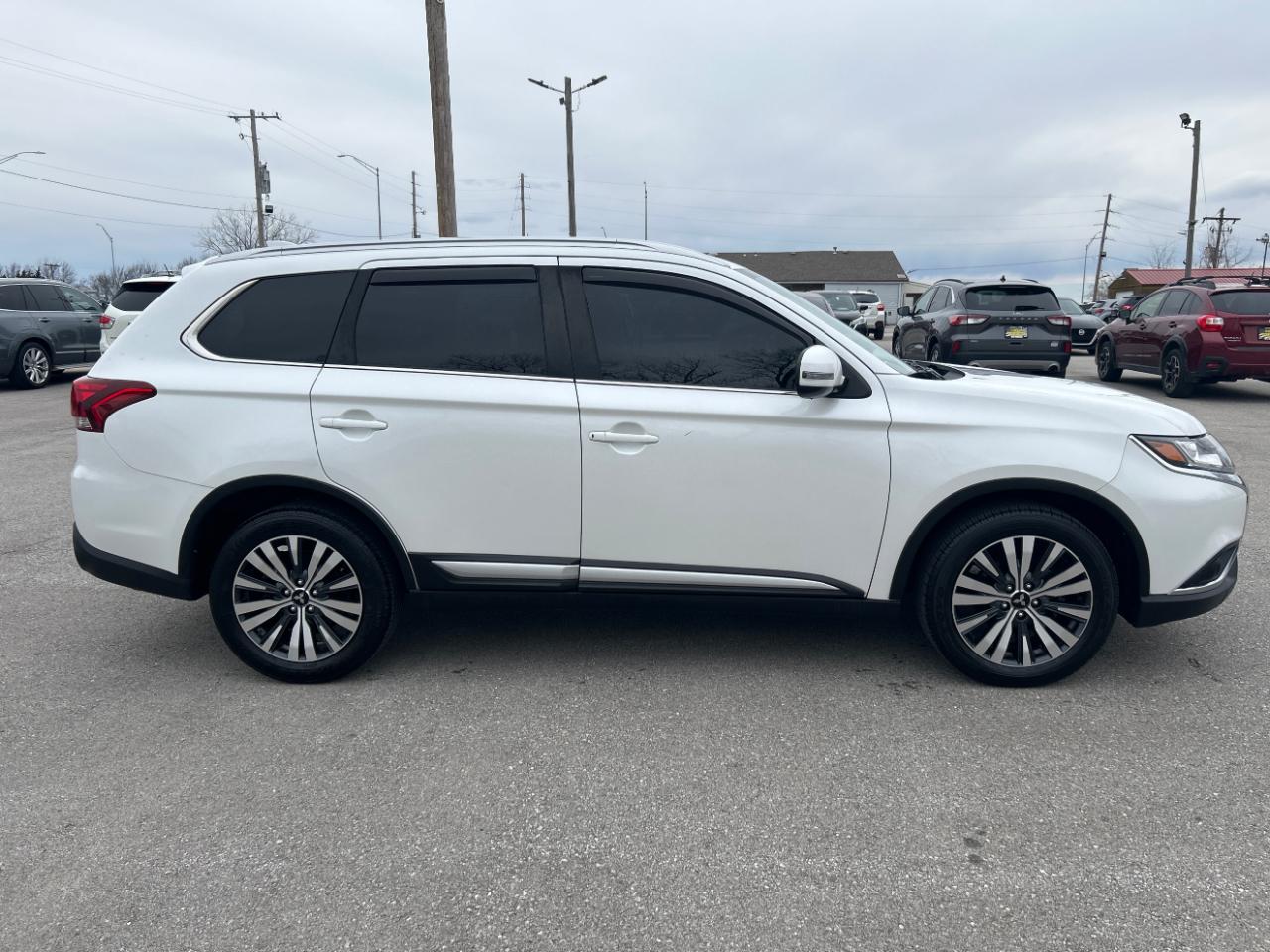 Mitsubishi Outlander SEL FWD 2020