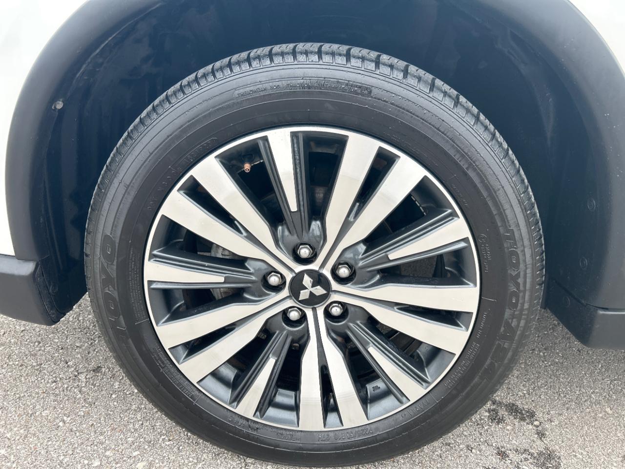 Mitsubishi Outlander SEL FWD 2020