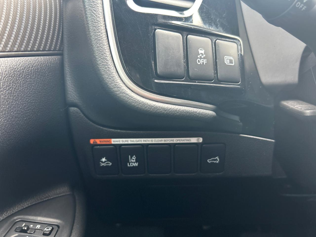 Mitsubishi Outlander SEL FWD 2020