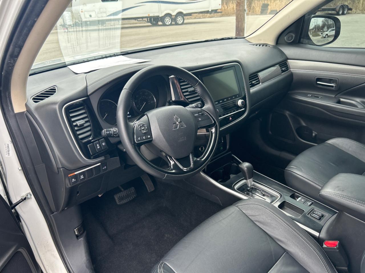 Mitsubishi Outlander SEL FWD 2020