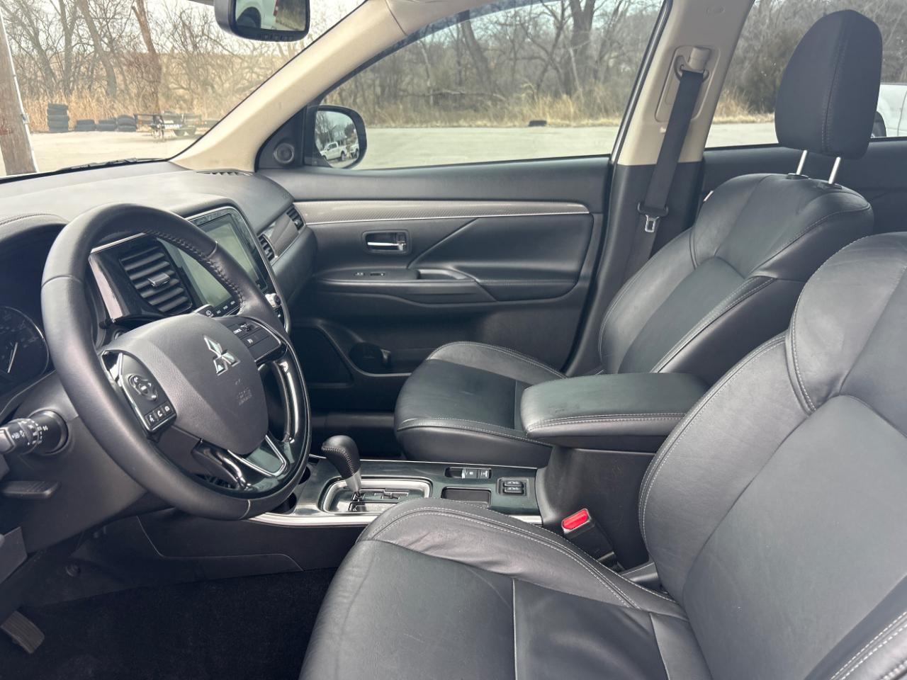 Mitsubishi Outlander SEL FWD 2020