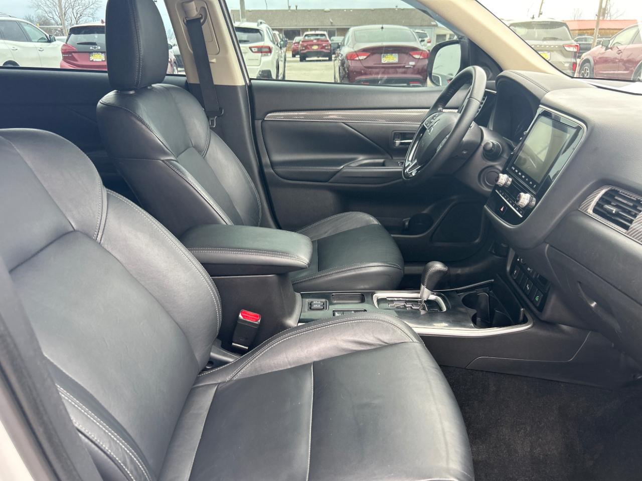 Mitsubishi Outlander SEL FWD 2020