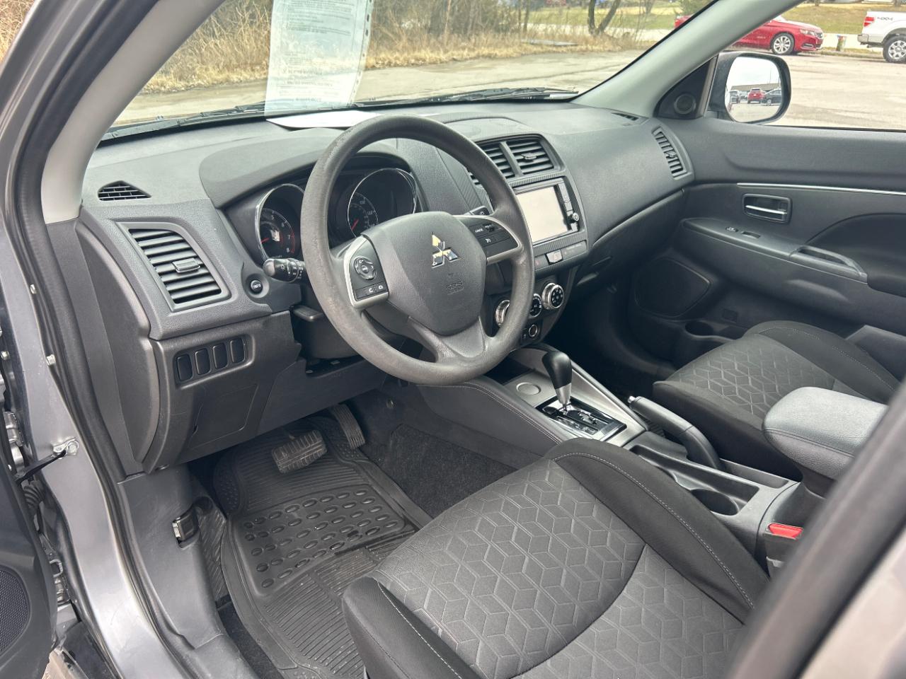 Mitsubishi Outlander Sport ES 2.0 CVT 2020