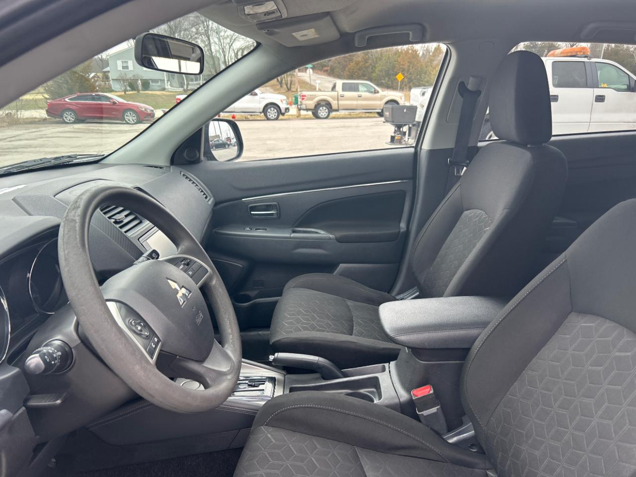 Mitsubishi Outlander Sport ES 2.0 CVT 2020