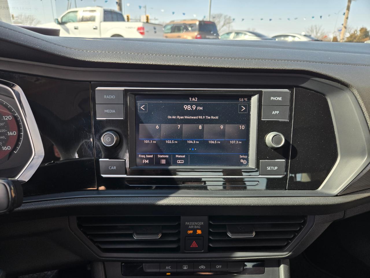 Volkswagen Jetta R-Line Auto w/SULEV 2019