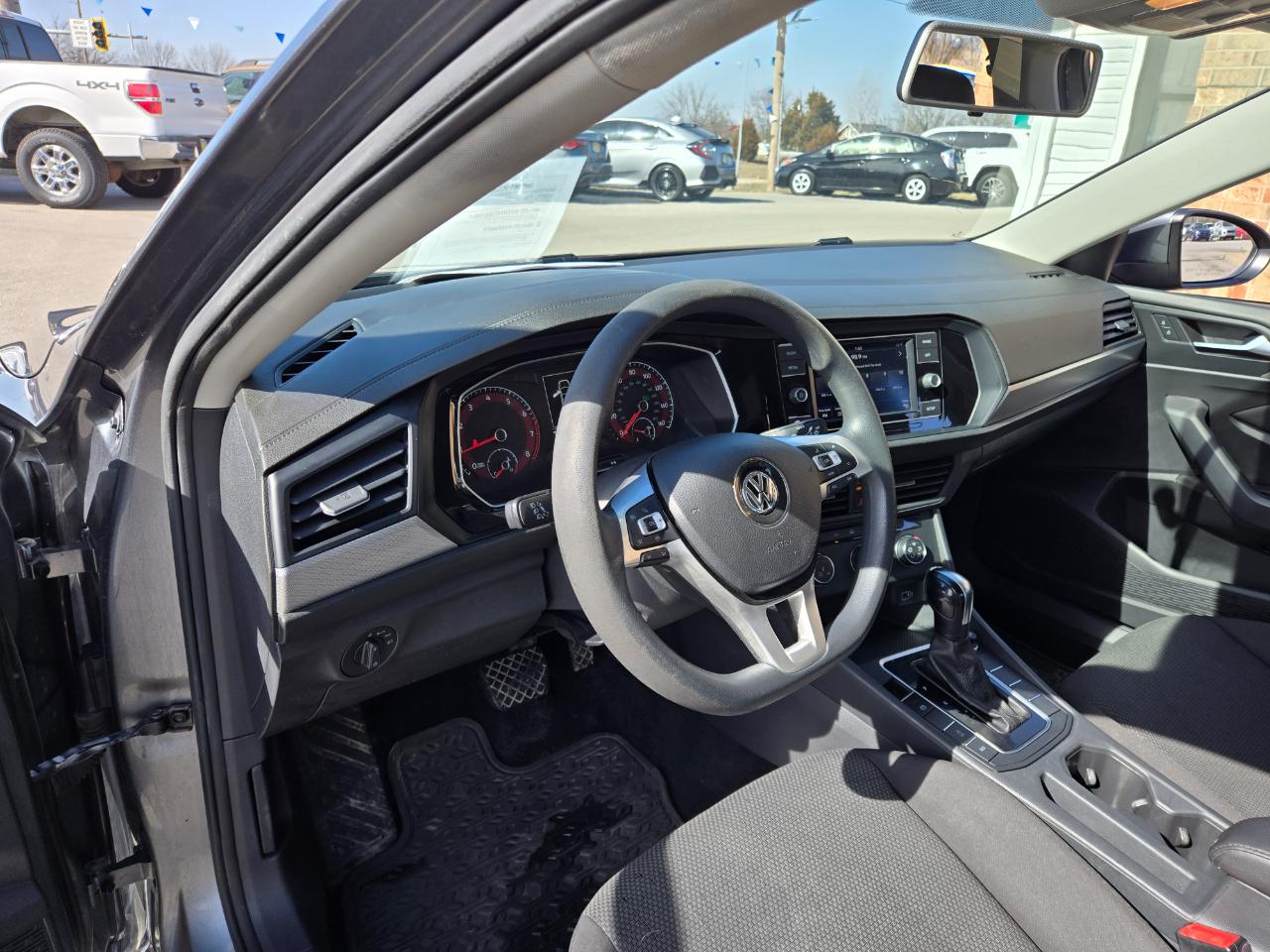 Volkswagen Jetta R-Line Auto w/SULEV 2019